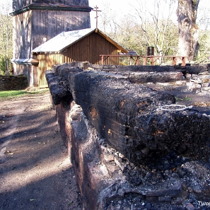 komancza2006p Komańcza, uprzątnięte pogorzelisko. Połowa października 2006 (fot. P. Szechyński)