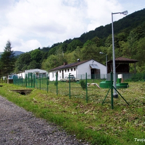 suche2005a Suche Rzeki, terenowa Stacja Edukacji Ekologocznej BdPN (ówczesny budynek), 2005 (foto: P. Szechyński)